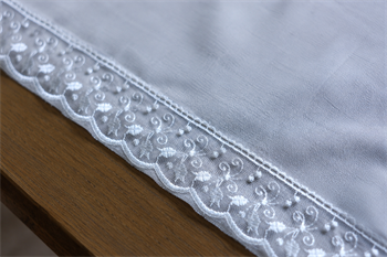 Lale Fransız Dantelli Kumaş Runner