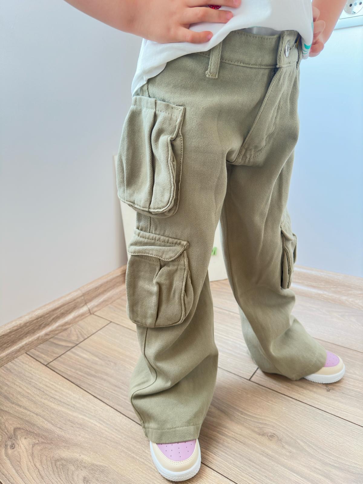 YEŞİL CEP DETAY  %100 PAMUK DOKUMA JEANS 