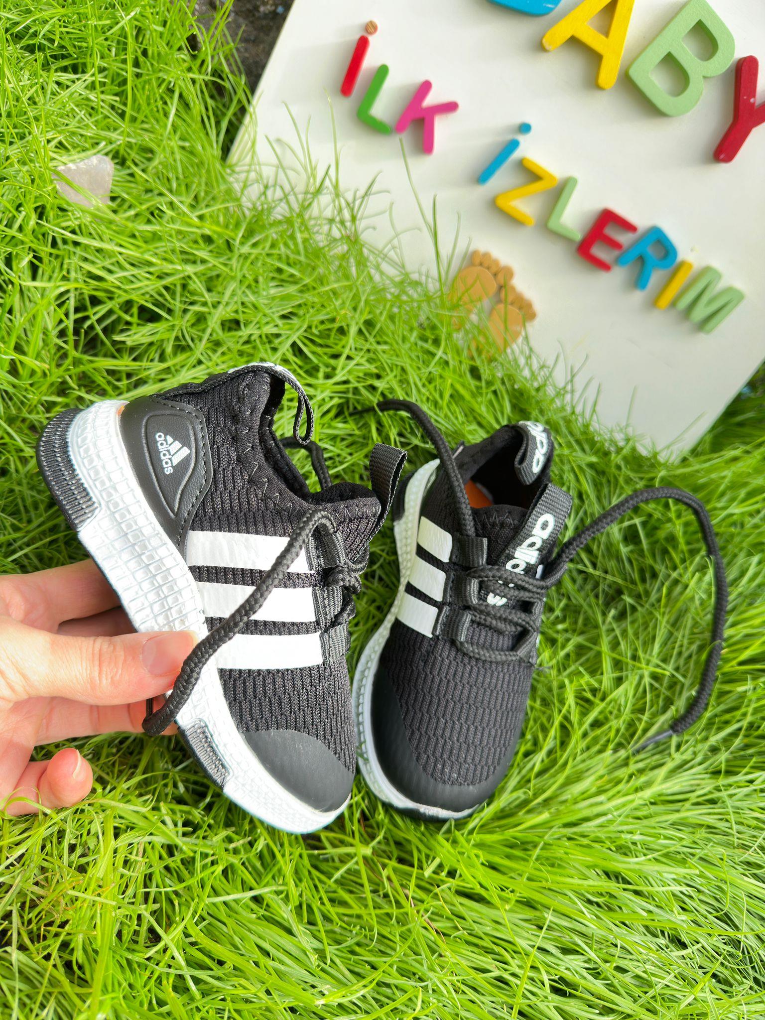 SİYAH-BEYAZ SNEAKER