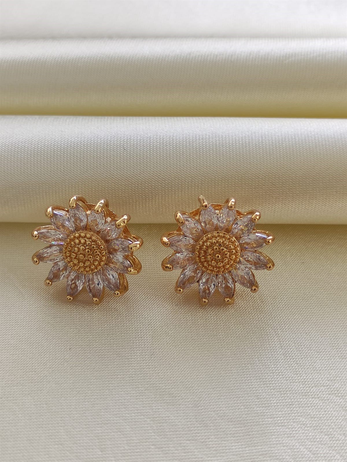 Gold Zirkon Taşlı Küpe