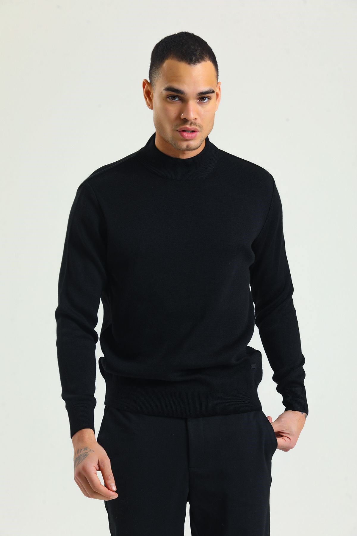 Soylu Triko Çelik Örgü Balıkçı Yaka Kazak Siyah (3204) I soylutrend.comBALIKÇI YAKA KAZAKSoylu Triko2800SİYAHSoylu Triko Çelik Örgü Düz Balıkçı Kazak Siyah (2800)