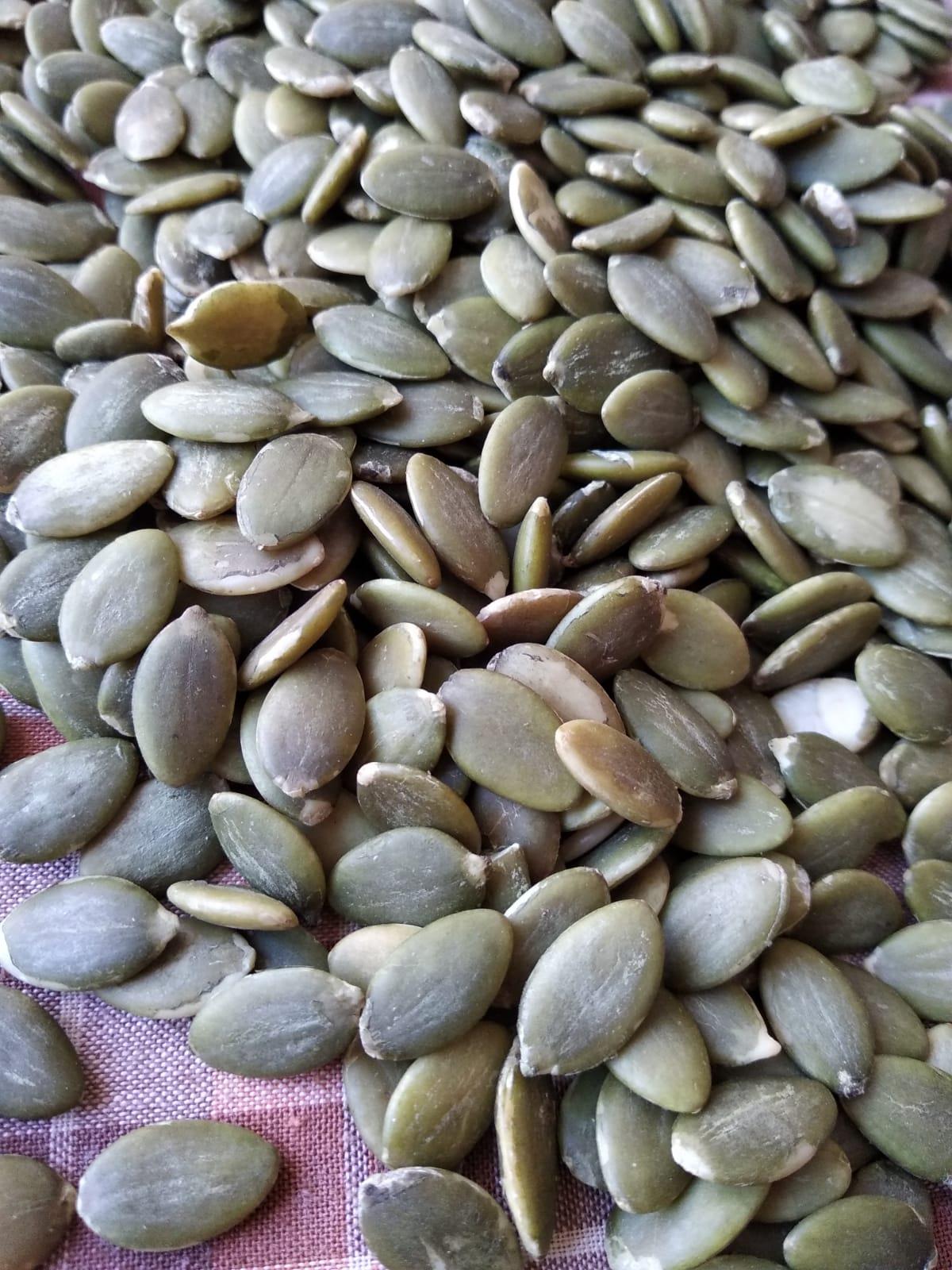 ÇİĞ İÇ KABAK ÇEKİRDEĞİ