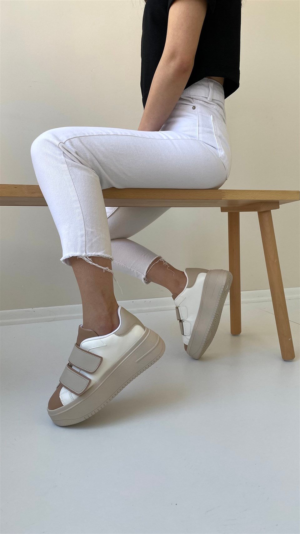 Kadın Beyaz Bej Cırt Cırtlı Sneaker Spor Ayakkabı-Taban 5cm-Yürüyüş  Ayakkabısı Yüksek Tabanlı Bantlı