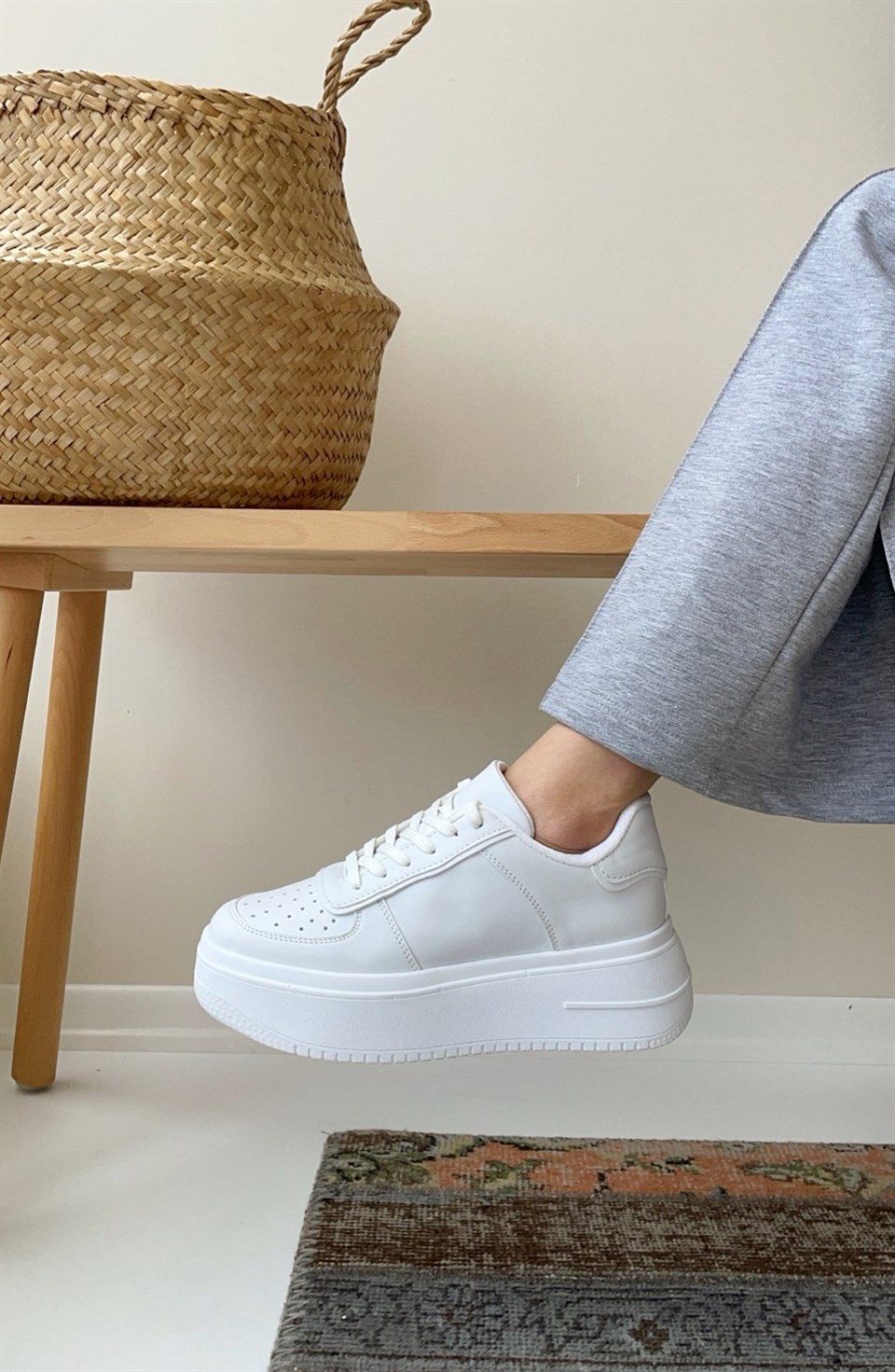 Kadın Beyaz Sneaker Yüksek Tabanlı-5 cm-Spor Ayakkabı