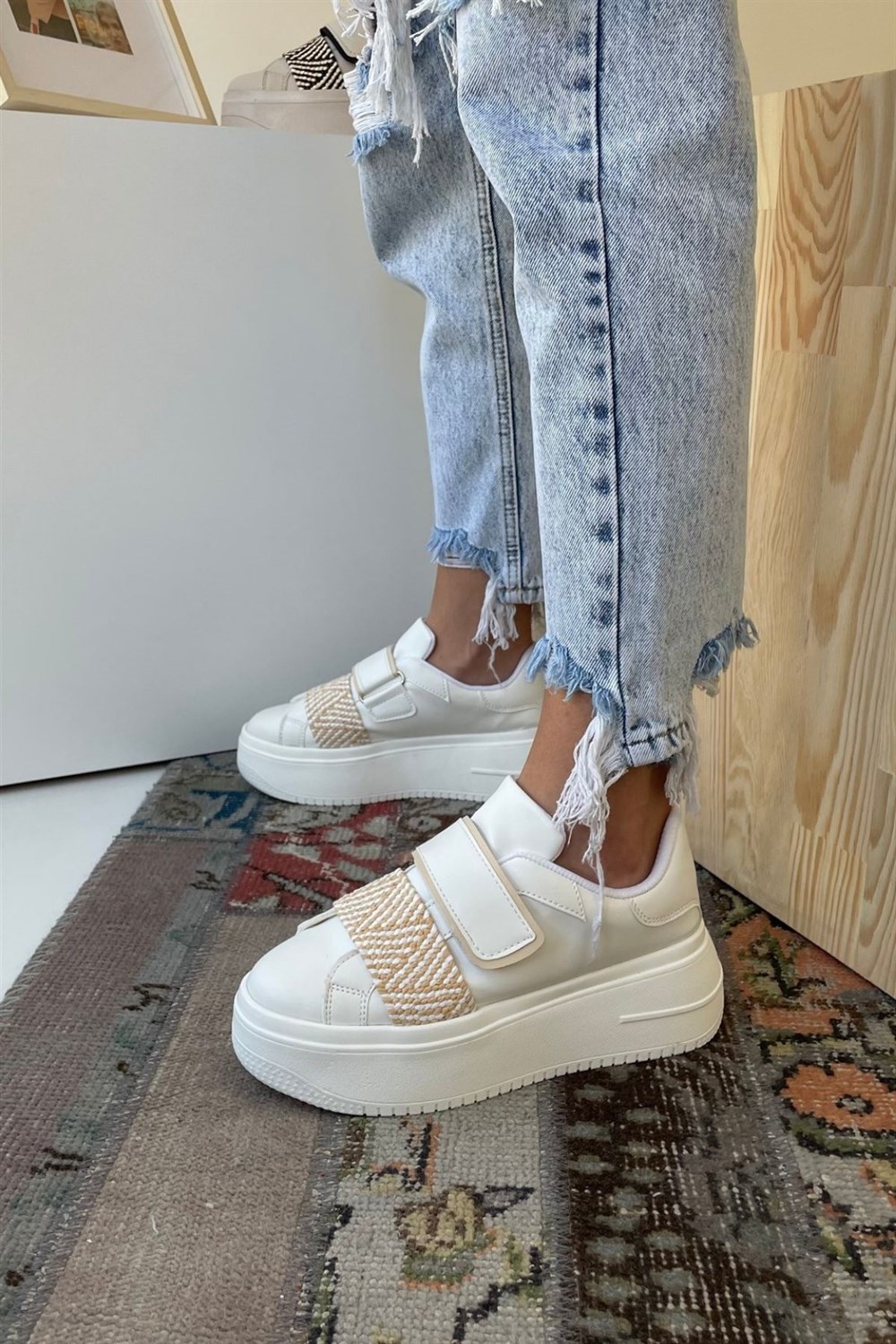 Kadın Cırt Cırtlı Beyaz Bej Hasır Bant Sneaker Yüksek Tabanlı-5 cm-Spor  Ayakkabı
