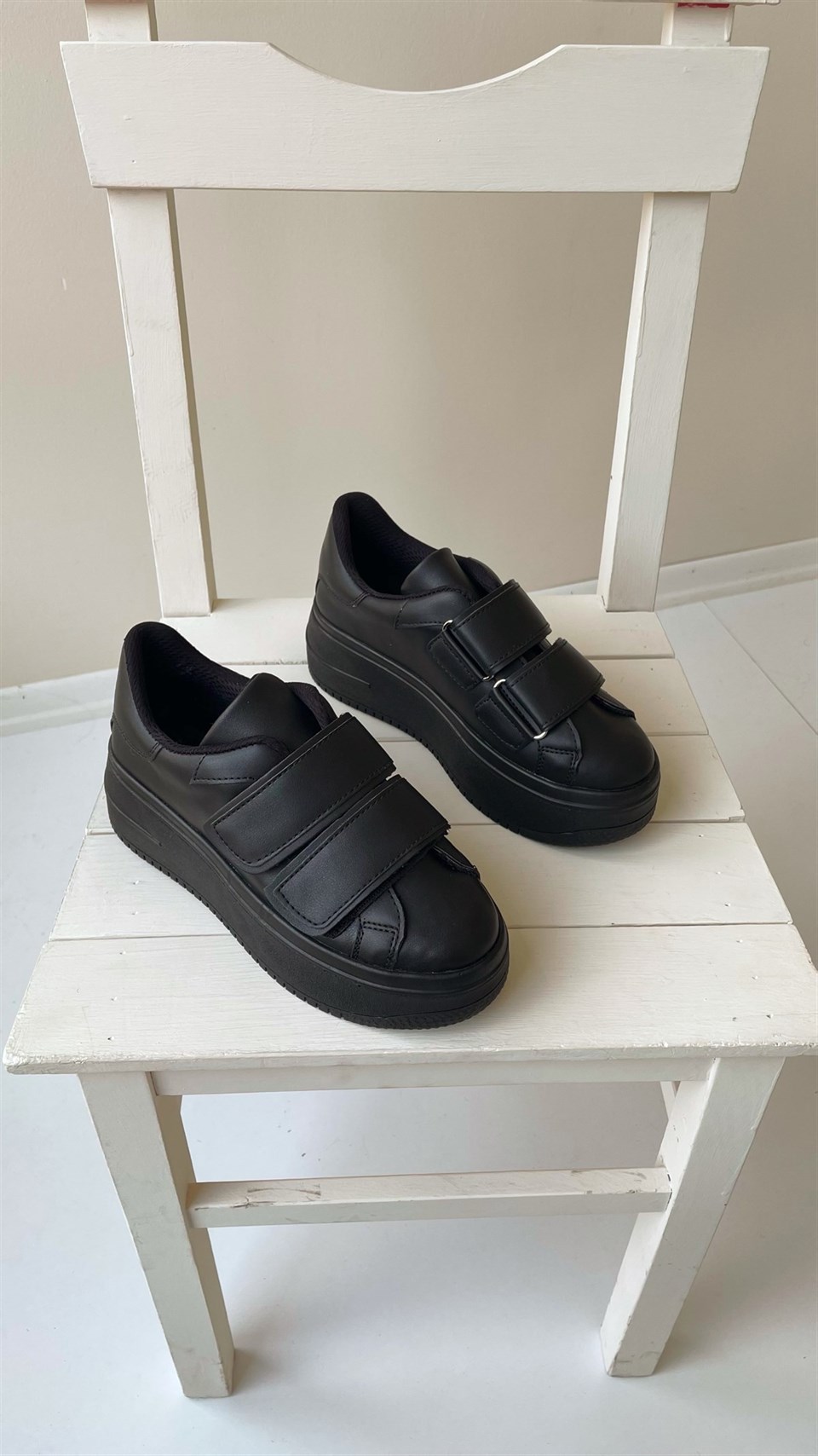 Kadın Siyah Cırt Cırtlı Sneaker Spor Ayakkabı-Taban 5 cm-Yürüyüş Ayakkabısı  Yüksek Tabanlı Bantlı