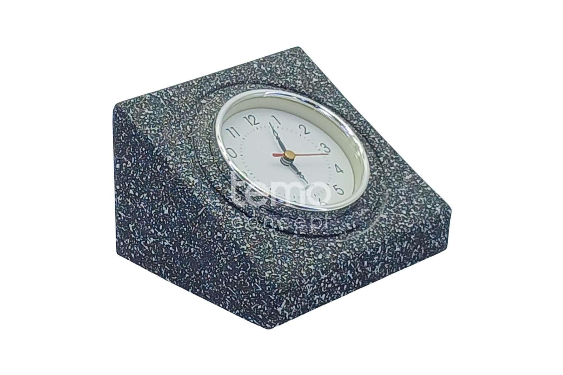 Kaideli Masa Saati Benekli