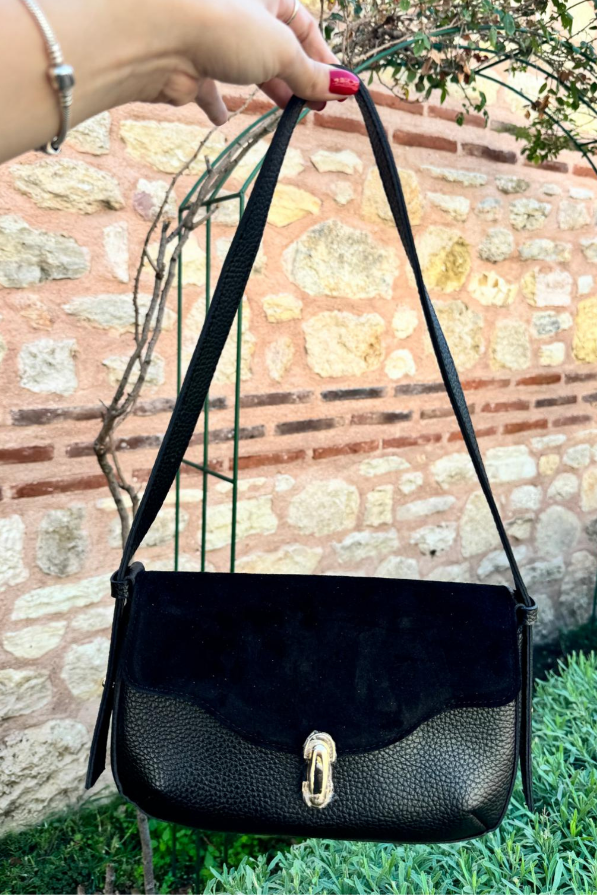 Gerçek Süet Deri Toka Detaylı Baget Çanta Siyah