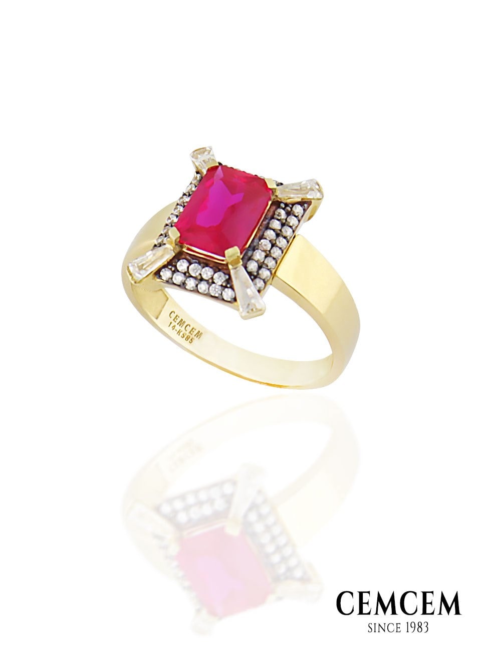 Cemcem Baget Eclipse Red III YüzükCemcem Baget Eclipse Red III YüzükRENKLİ TAŞLI YÜZÜKCEMCEM