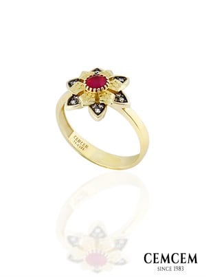 Cemcem Flower Red YüzükCemcem Flower Red YüzükRENKLİ TAŞLI YÜZÜKCEMCEM