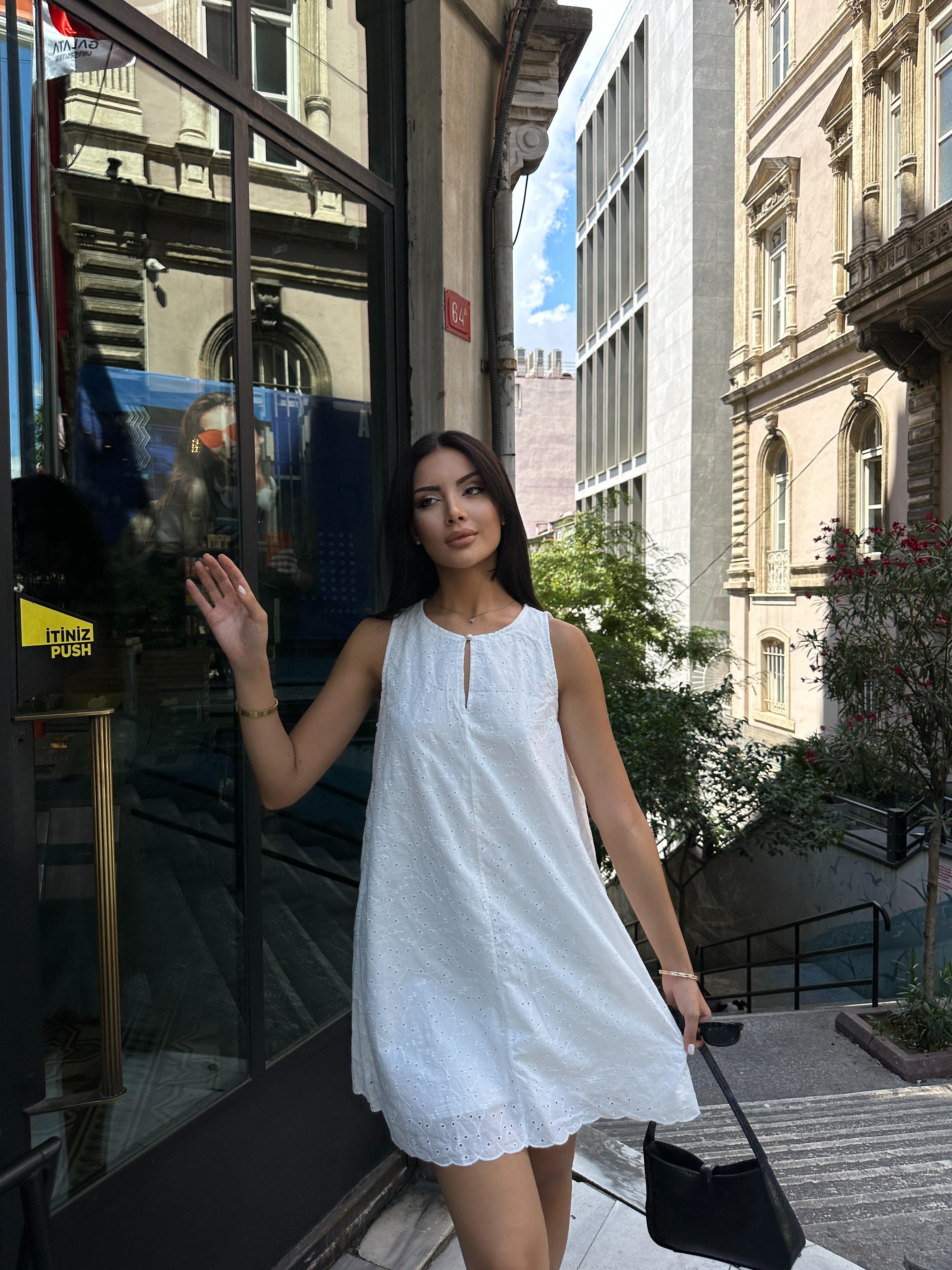 Kadın Fisto Astarlı Beyaz Mini Elbise