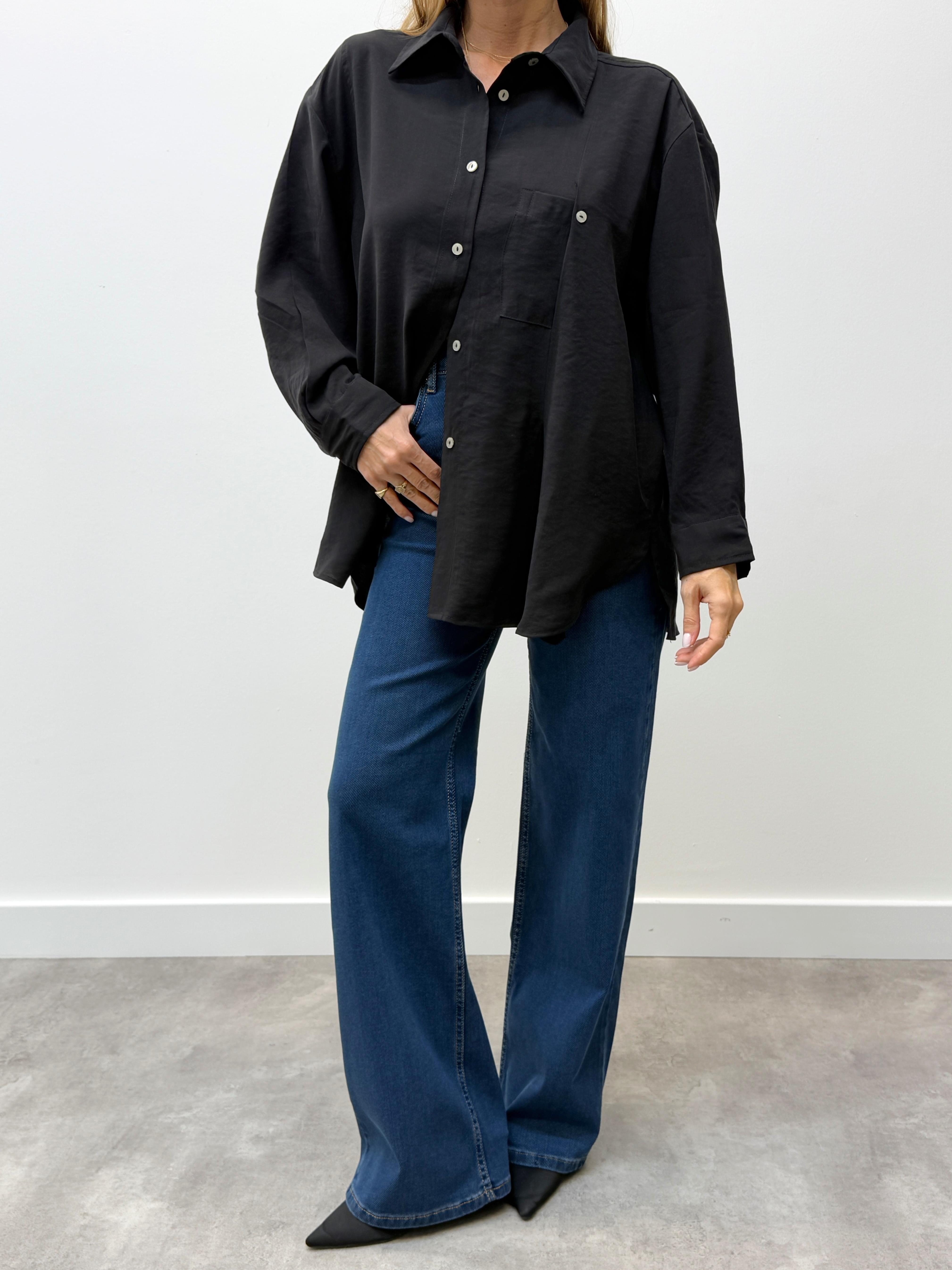 Kadın Yırtmaçlı Oversize Siyah Gömlek 
