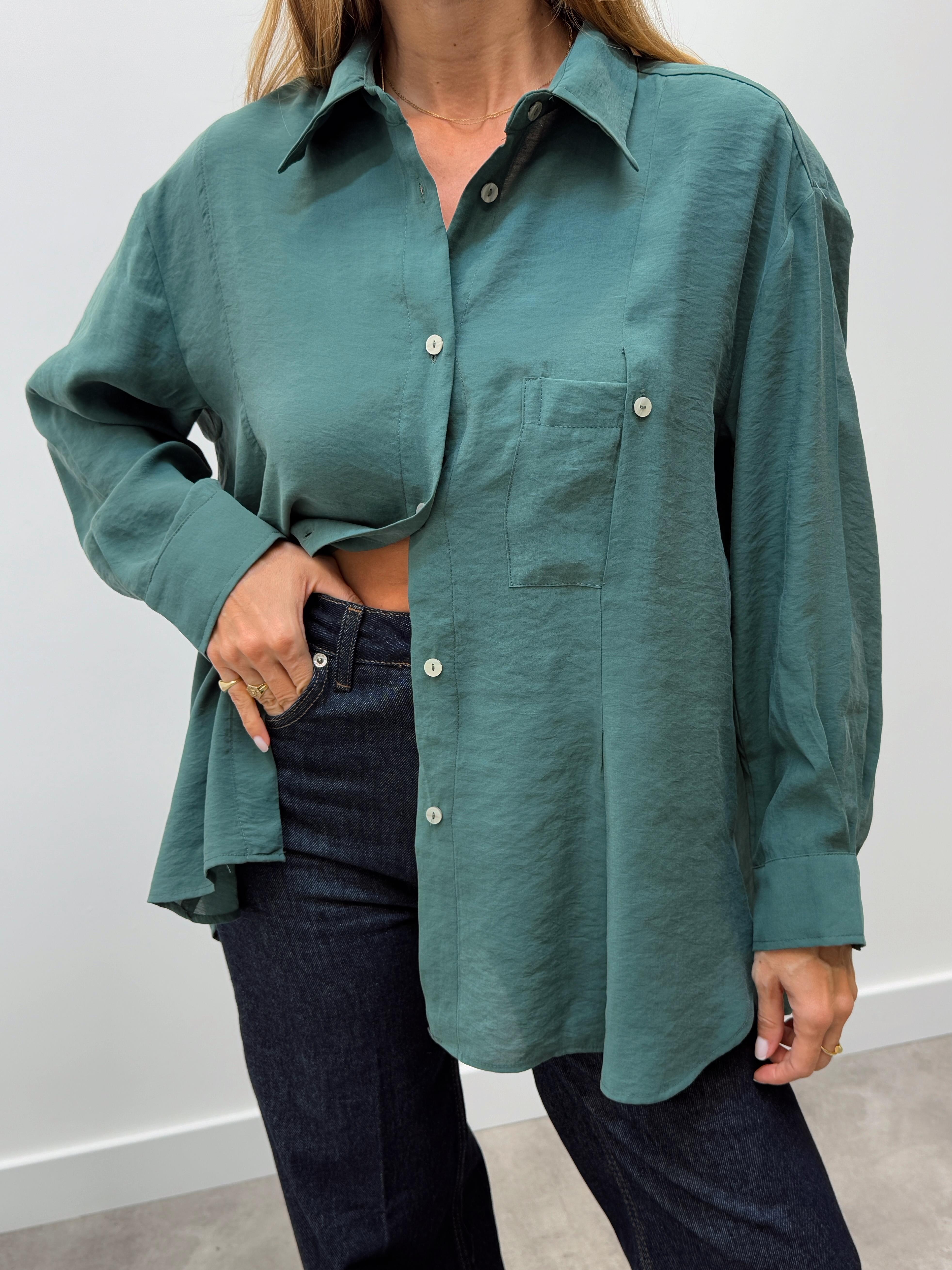 Kadın Yırtmaçlı Oversize Yeşil Gömlek 