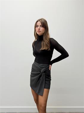 Icon Düğüm Detaylı Antrasit Şort Etek