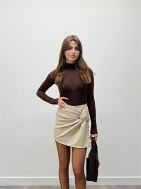 Icon Düğüm Detaylı Krem Şort Etek