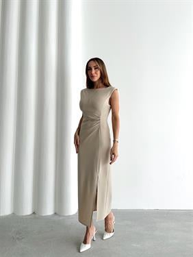 Kadın Bel Drapeli Yırtmaç Detay Vatkalı Krem Midi Elbise