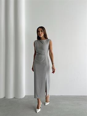 Kadın Bel Drapeli Yırtmaç Detay Vatkalı Gri Midi Elbise
