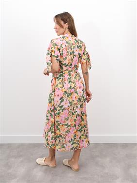 Kadın Çiçek Desenli Vual Kumaş Pembe Elbise