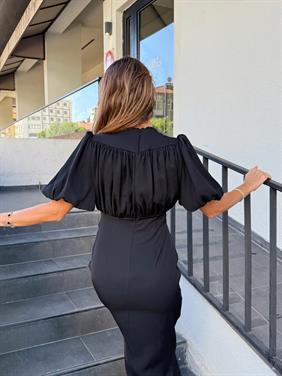 Kadın Drapeli Yırtmaçlı Balon Kol Siyah Elbise