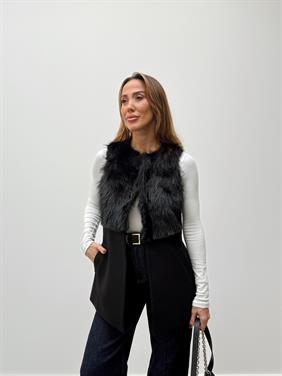 Kadın Kürk Detaylı Kaşe Siyah Yelek 