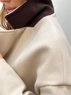 Kadın Tone Krem Düğmeli Premium Kaşe Kaban