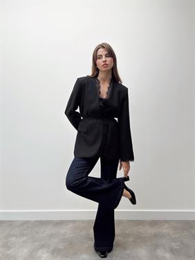 Velora Dantel  Kuşaklı Siyah Blazer Ceket