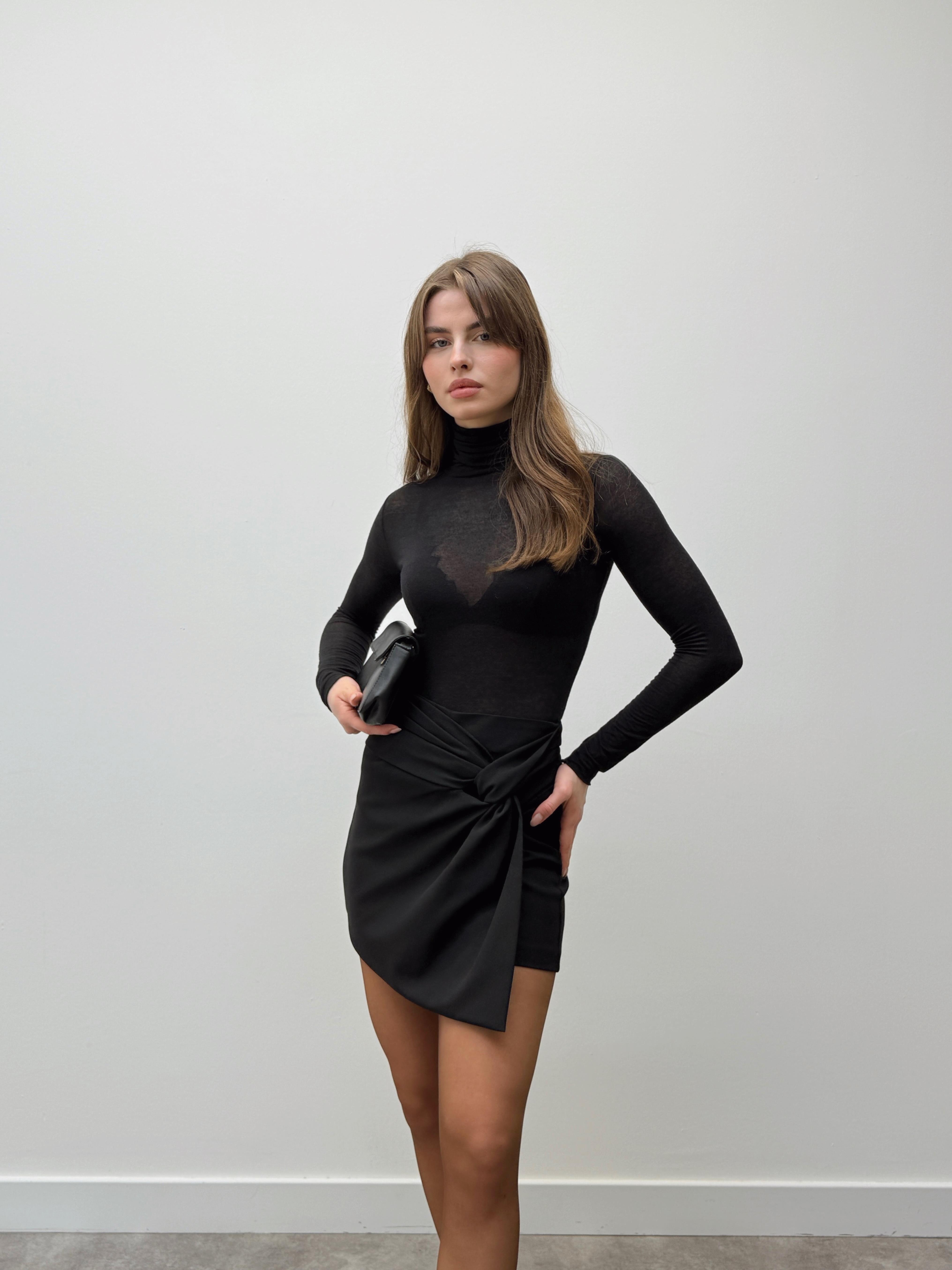 Icon Düğüm Detaylı Siyah Şort Etek