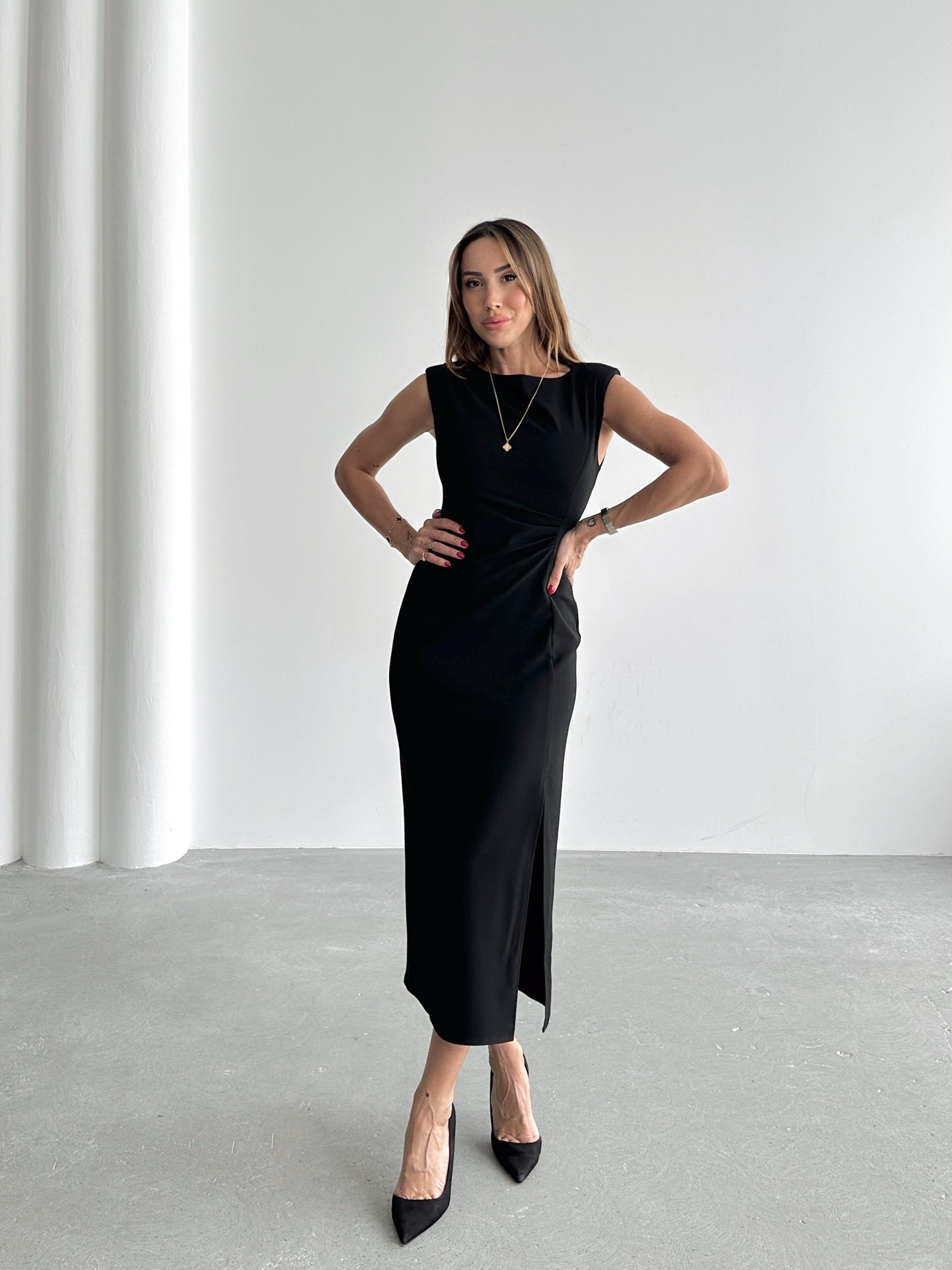 Kadın Bel Drapeli Yırtmaç Detay Vatkalı Siyah Midi Elbise