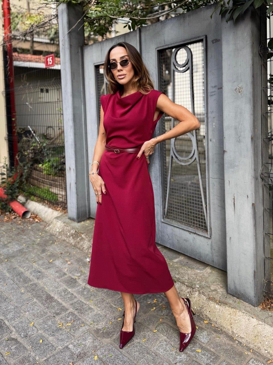 Kadın Drape Yaka Kemerli Bordo Uzun Elbise · 4