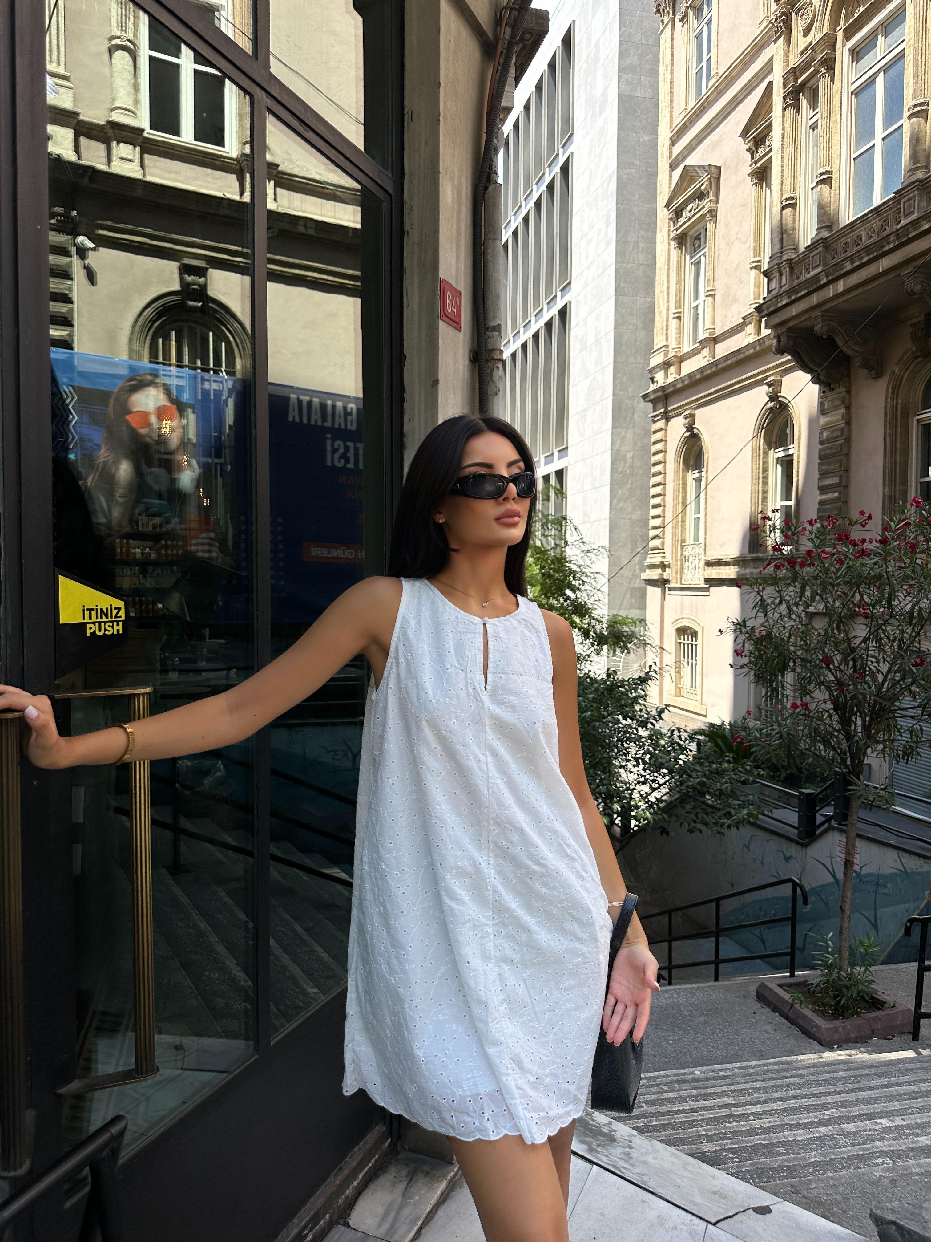 Kadın Fisto Astarlı Beyaz Mini Elbise