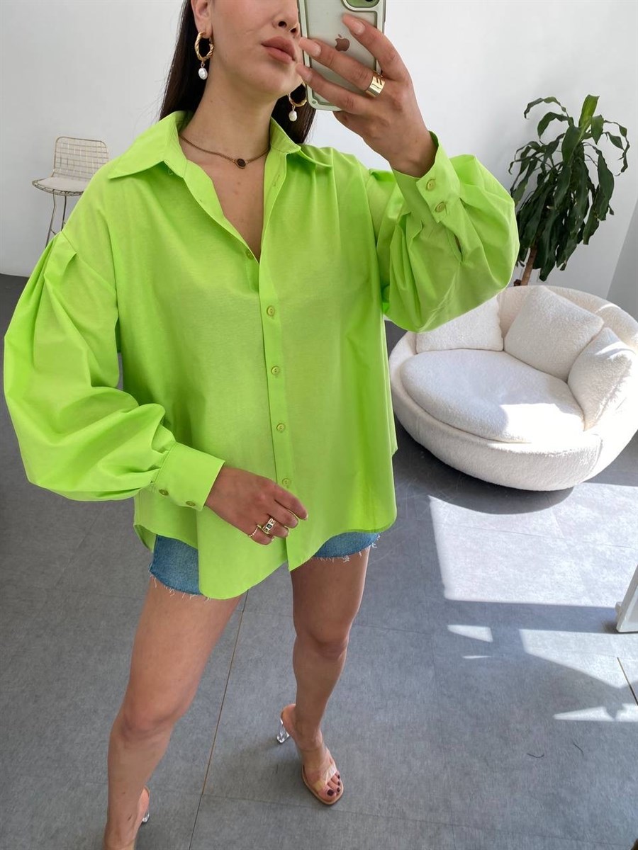 Kadın Oversize Arkası Uzun Balon Kol Yeşil Gömlek · 2