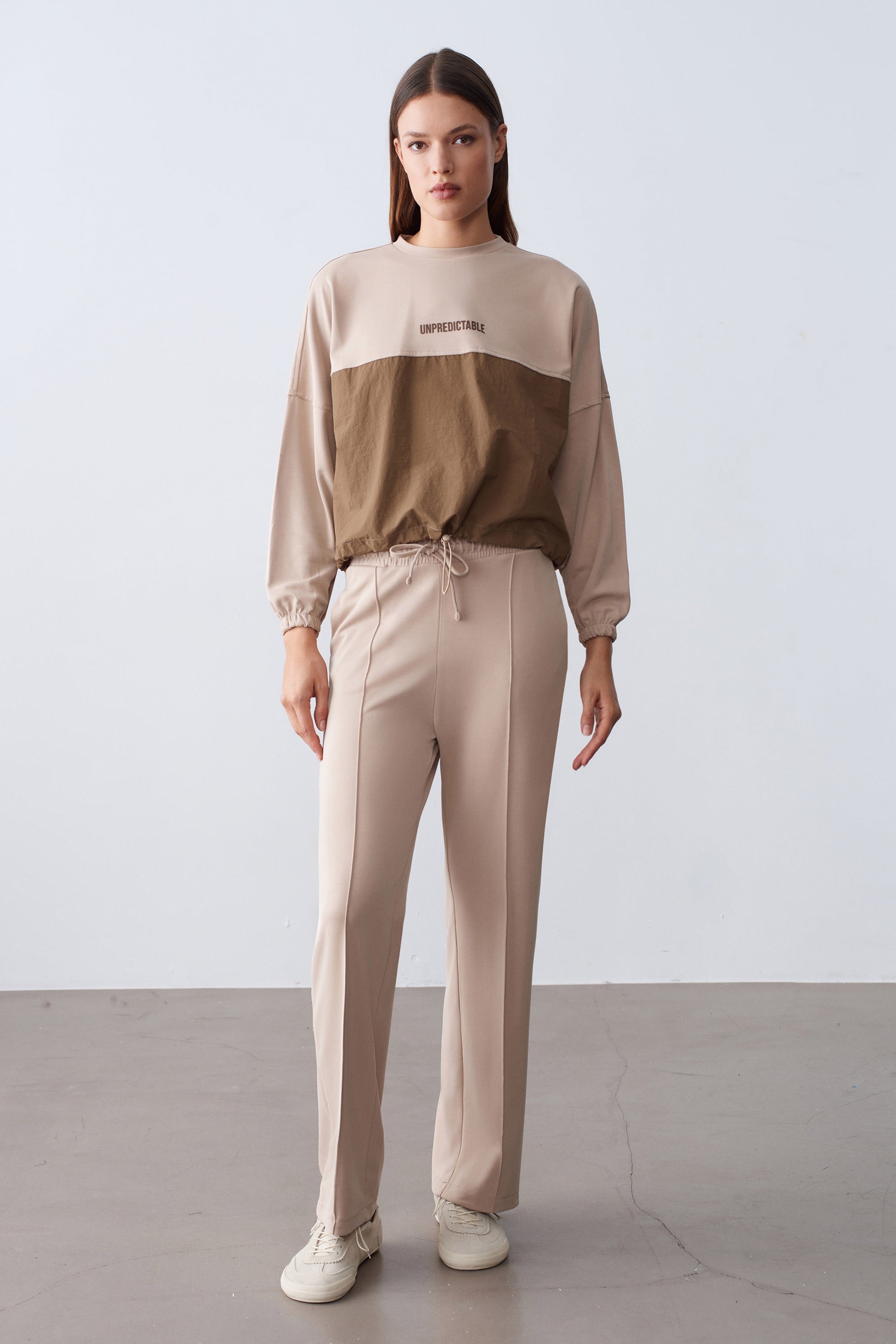 Kadın Paraşüt Detay Sweat Pantolon Vizon Modal Takım
