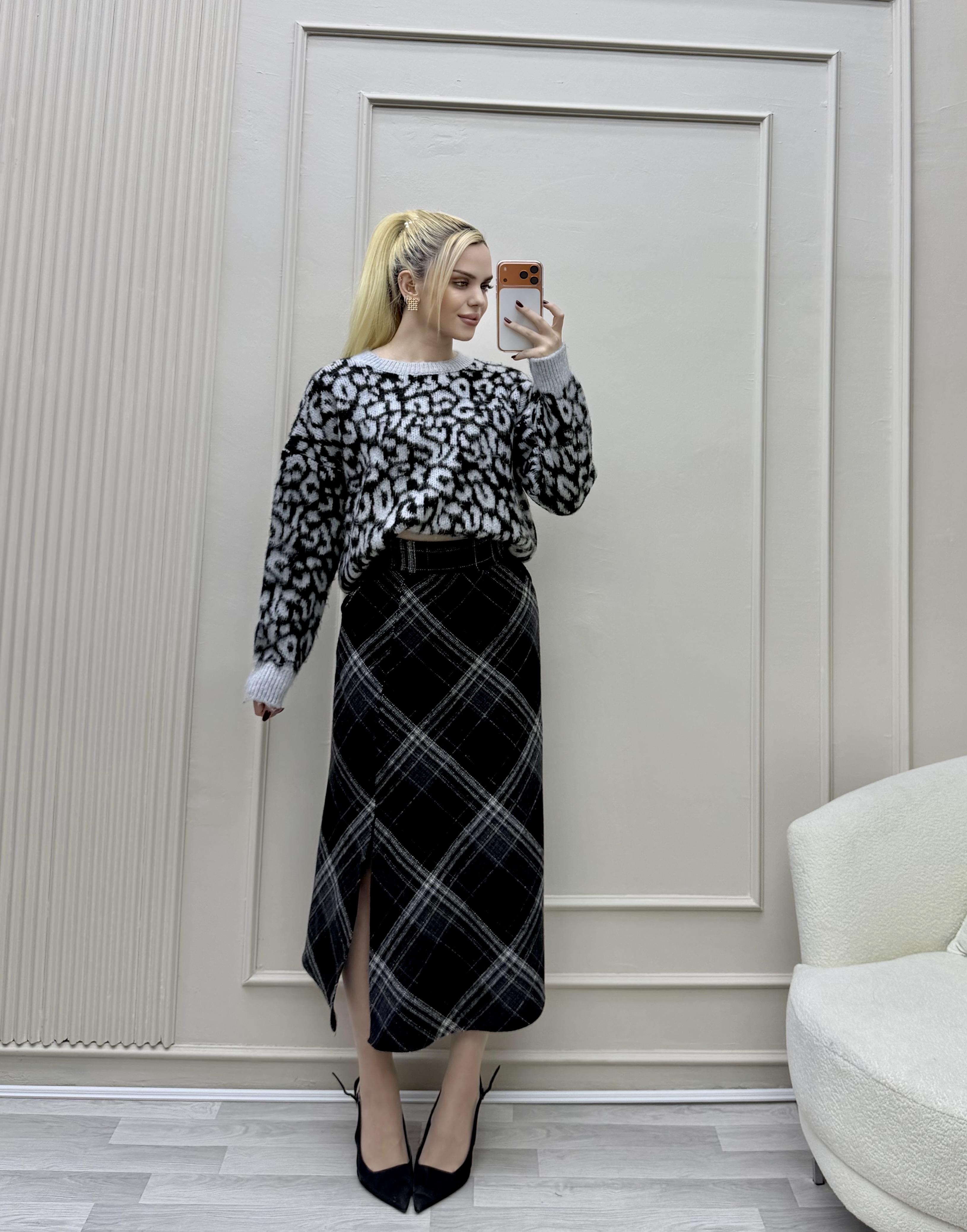 EKOSE CEPLİ ÖNÜ YIRTMAÇLI BELİ FERMUARLI ETEK SİYAH