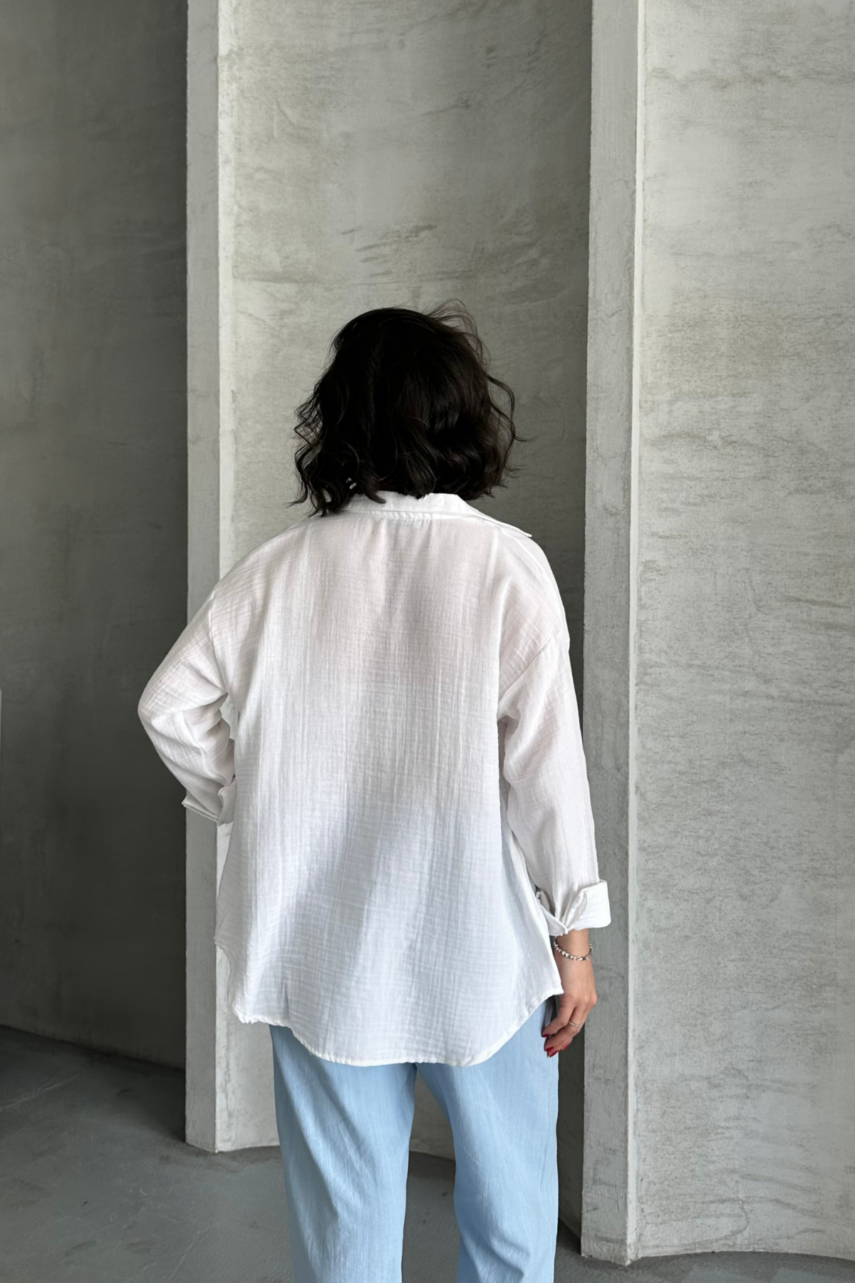 Kadın Beyaz Müslin Kumaş Oversize Gömlek