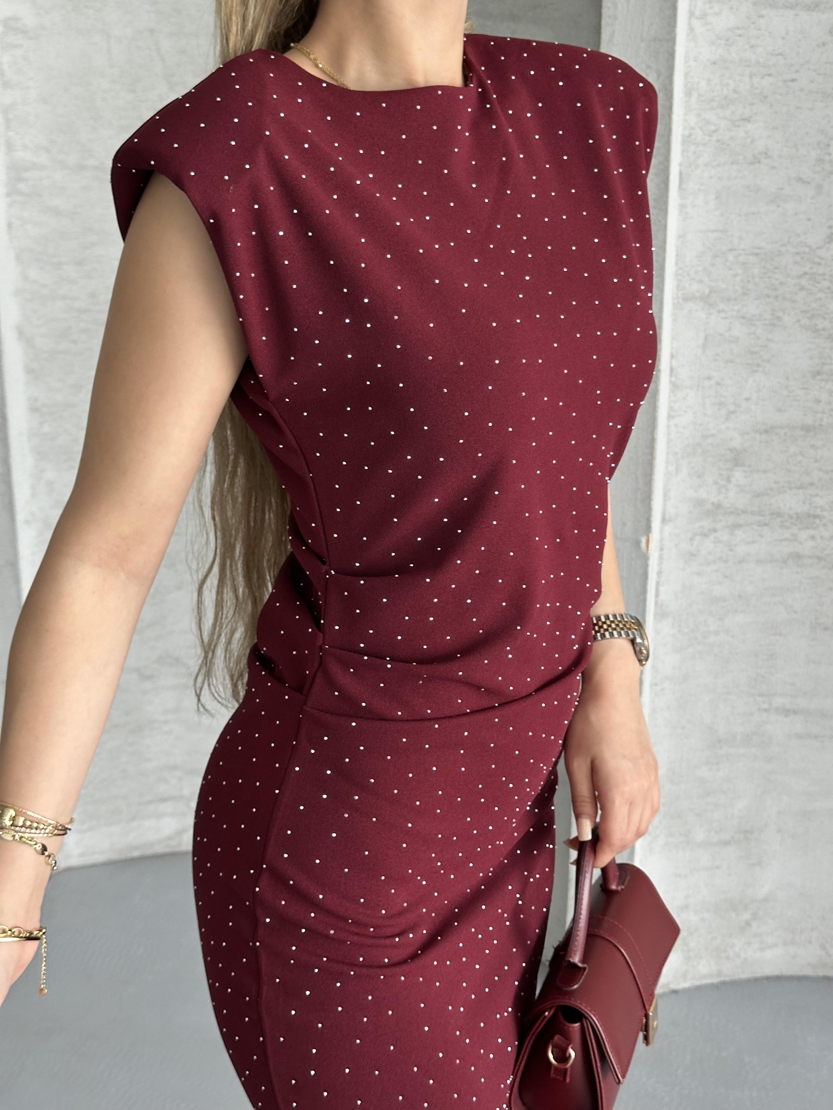 Kadın Bordo Taş Detaylı Omuz Vatkalı Midi Elbise