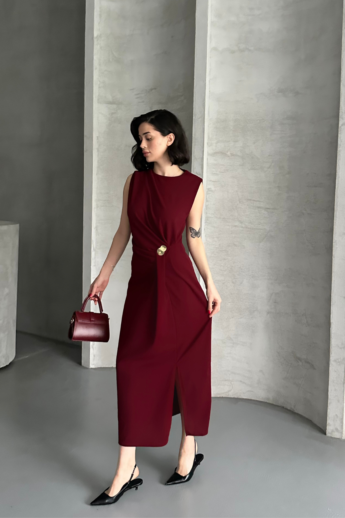 Kadın Bordo Taş Detaylı Yırtmaçlı Şık Midi Elbise