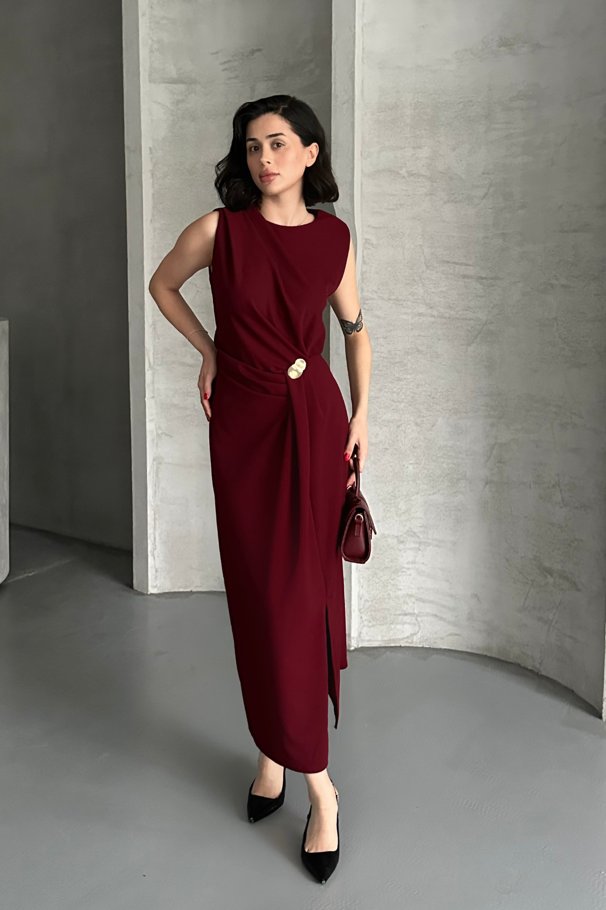 Kadın Bordo Taş Detaylı Yırtmaçlı Şık Midi Elbise