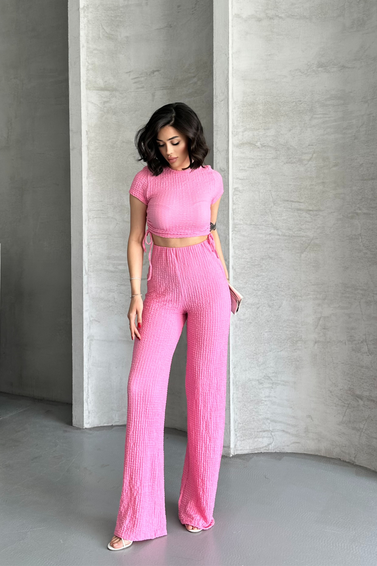 Kadın Pembe Kısa Kollu Büzgü Detaylı Crop & Bol Paça Takım