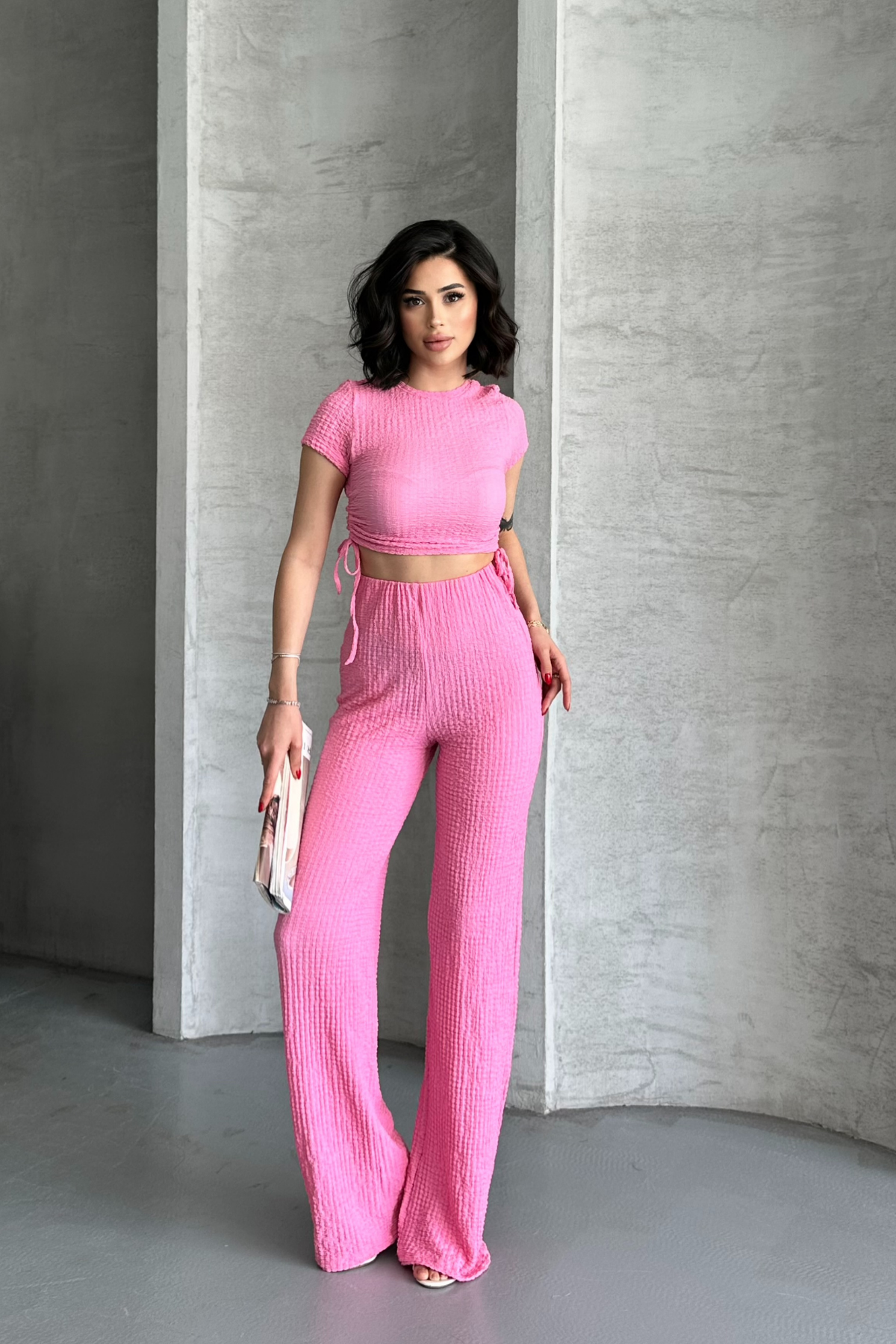 Kadın Pembe Kısa Kollu Büzgü Detaylı Crop & Bol Paça Takım