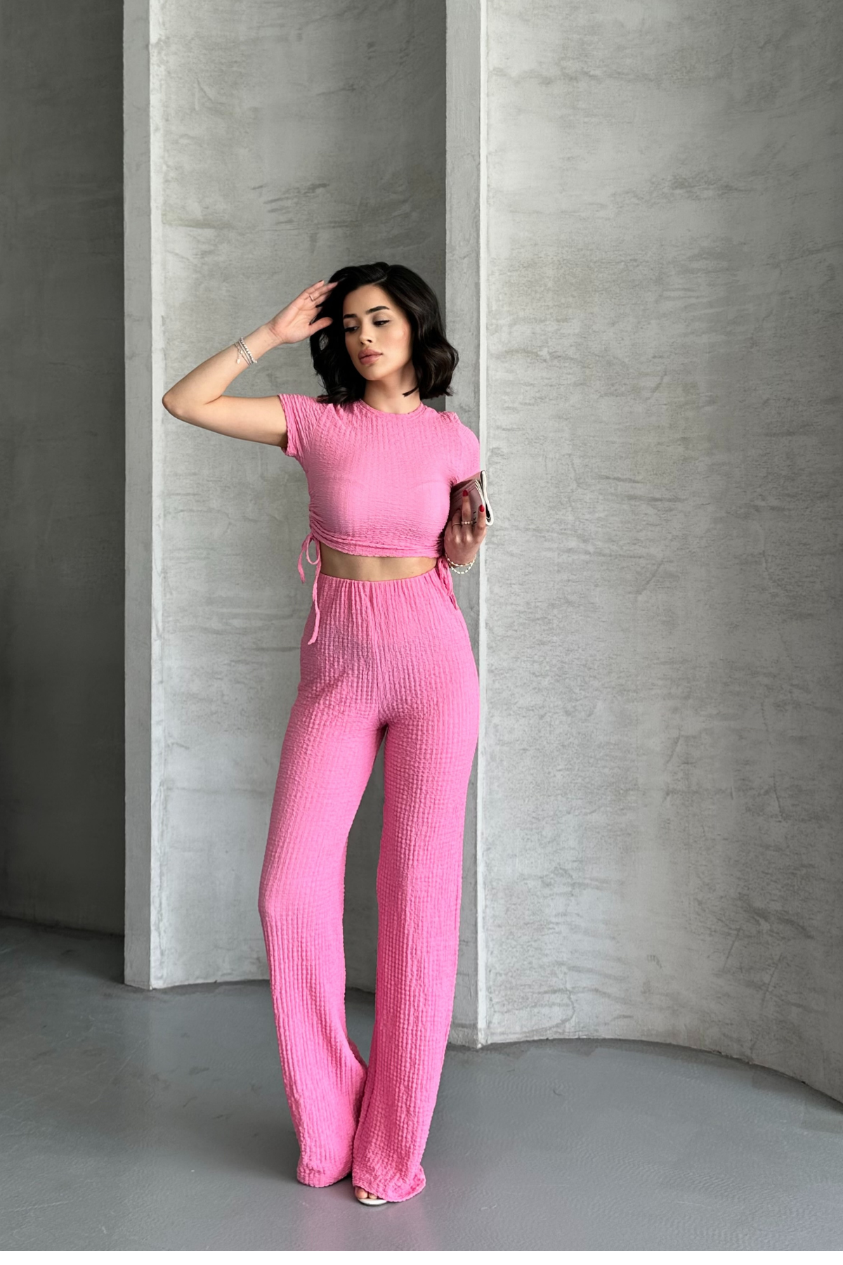 Kadın Pembe Kısa Kollu Büzgü Detaylı Crop & Bol Paça Takım