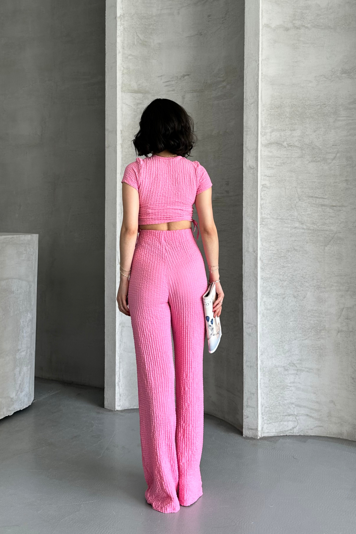 Kadın Pembe Kısa Kollu Büzgü Detaylı Crop & Bol Paça Takım
