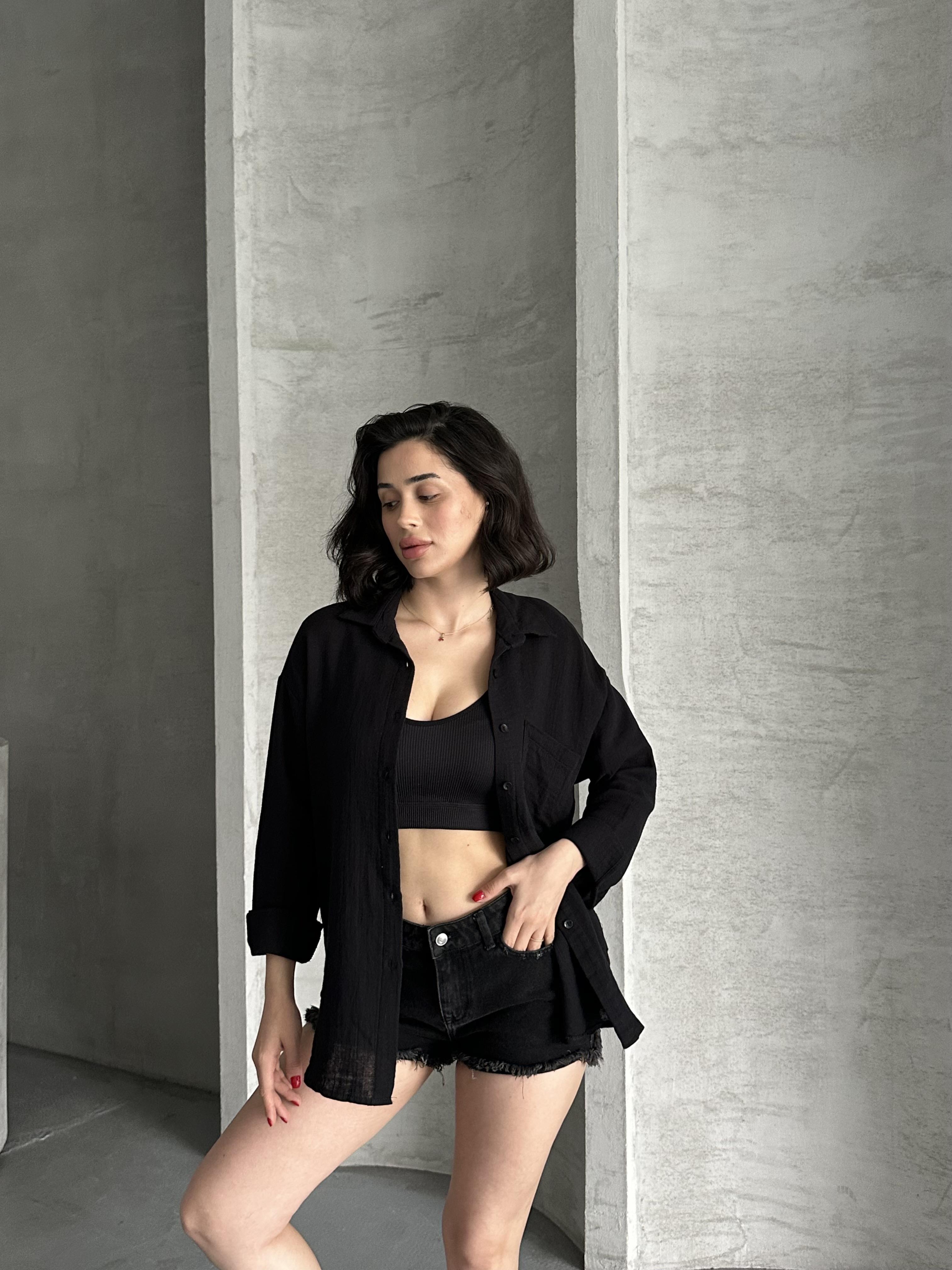 Kadın Siyah Müslin Kumaş Oversize Gömlek