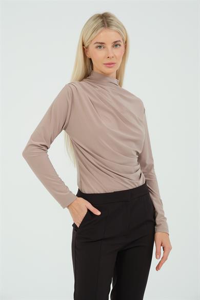 BÜZGÜ DETAYLI DİK YAKA SANDY BLUZ BEJ