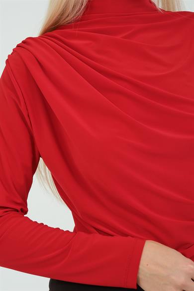 BÜZGÜ DETAYLI DİK YAKA SANDY BLUZ KIRMIZI