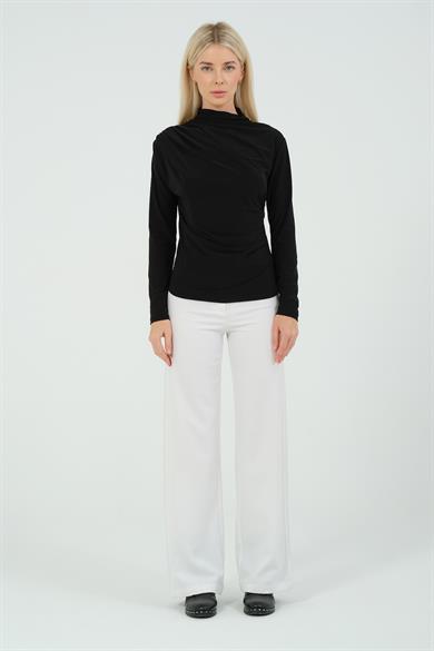 BÜZGÜ DETAYLI DİK YAKA SANDY BLUZ SİYAH