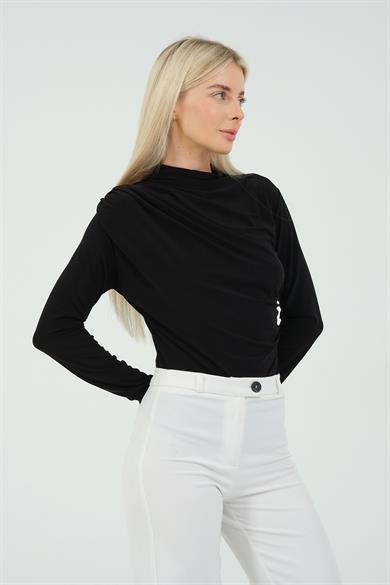 BÜZGÜ DETAYLI DİK YAKA SANDY BLUZ SİYAH