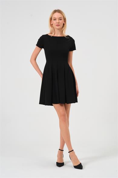 Kadın Siyah Eteği Volanlı Mini Elbise