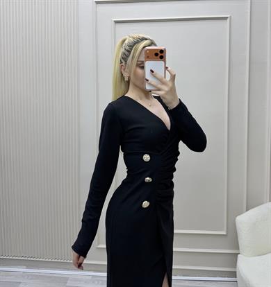 KADIN V SİYAH YAKA DRAPELİ YIRTMAÇLI DÜĞME DETAYLI UZUN KOLLU MİDİ BOY ŞIK ABİYE DAVET ELBİSESİ