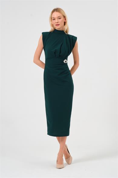 Kadın Zümrüt Yeşili Drape Detaylı Vatkalı Broş Detaylı Elbise