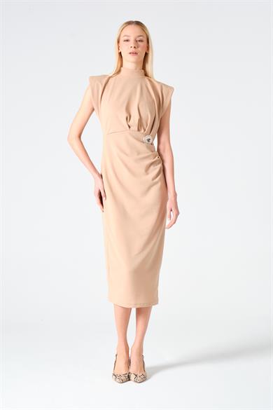  Kadın Vizon Drape Detaylı Vatkalı Broş Detaylı Elbise